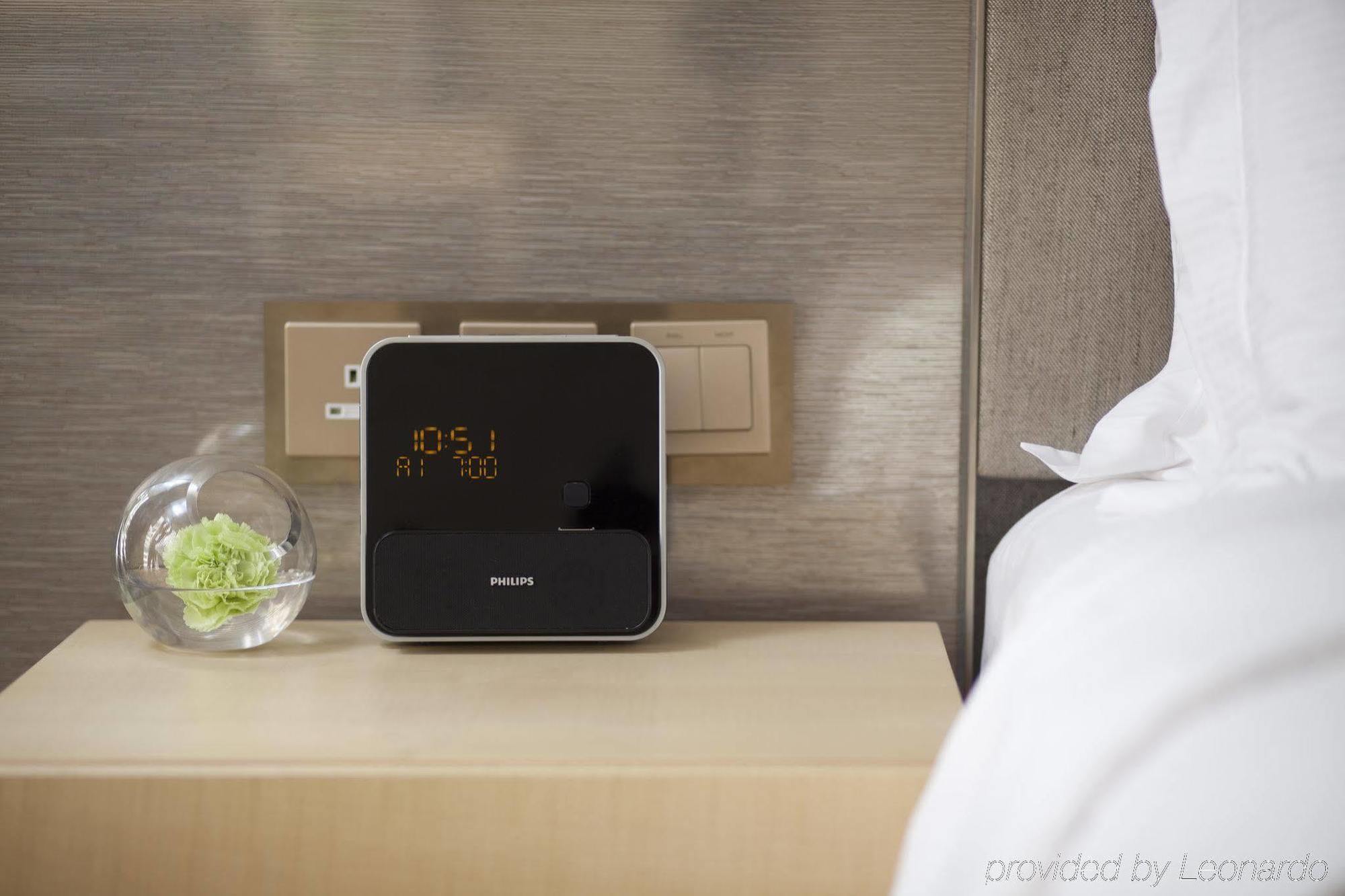 فندق ذه رويال غاردن هونغ كونغ الغرفة الصورة Philips Internet Radio